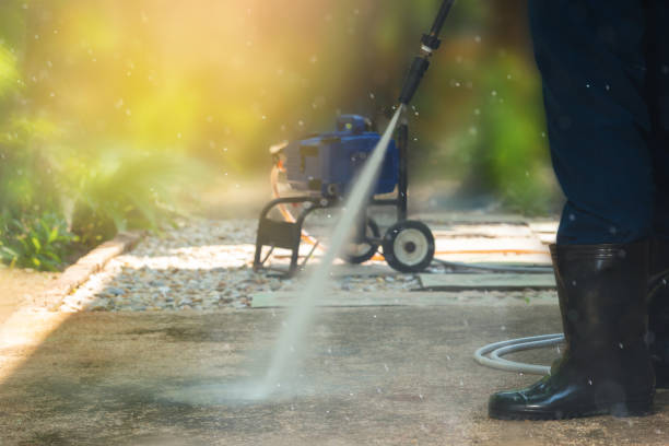 Best Animal Enclosure Cleaning  in Ocala Estates, FL